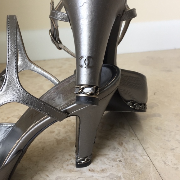 Chanel Formal Silver Grey Chain Heels - Picture 3 of 5